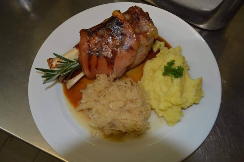 Haxen Essen Grillstübchen